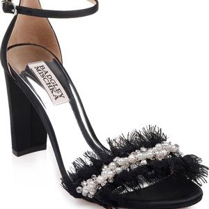 ☀️SALE☀️ Badgley Mischka Heels Sandals
